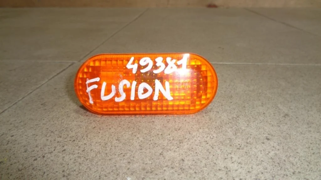 Повторитель на крыло Ford Fusion