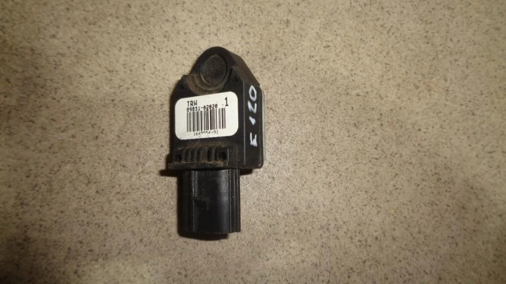 Датчик air bag Toyota Corolla E120