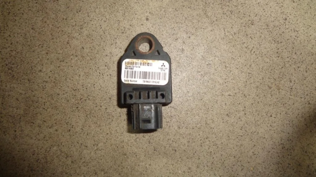 Датчик air bag Mitsubishi Lancer 10 (CY)