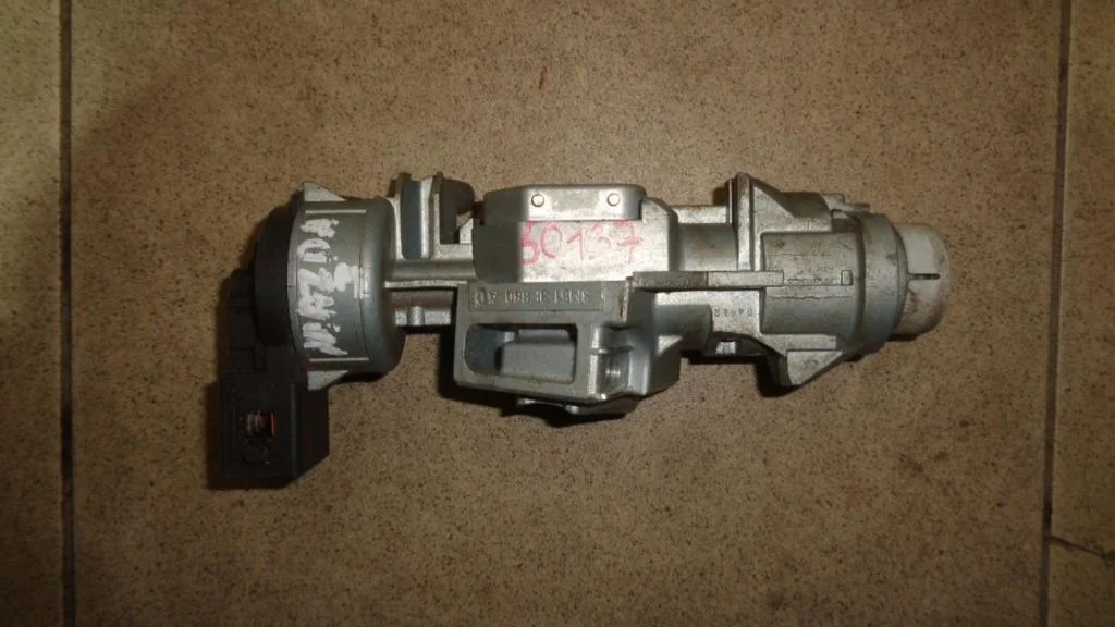 Замок зажигания Mazda 3 BK