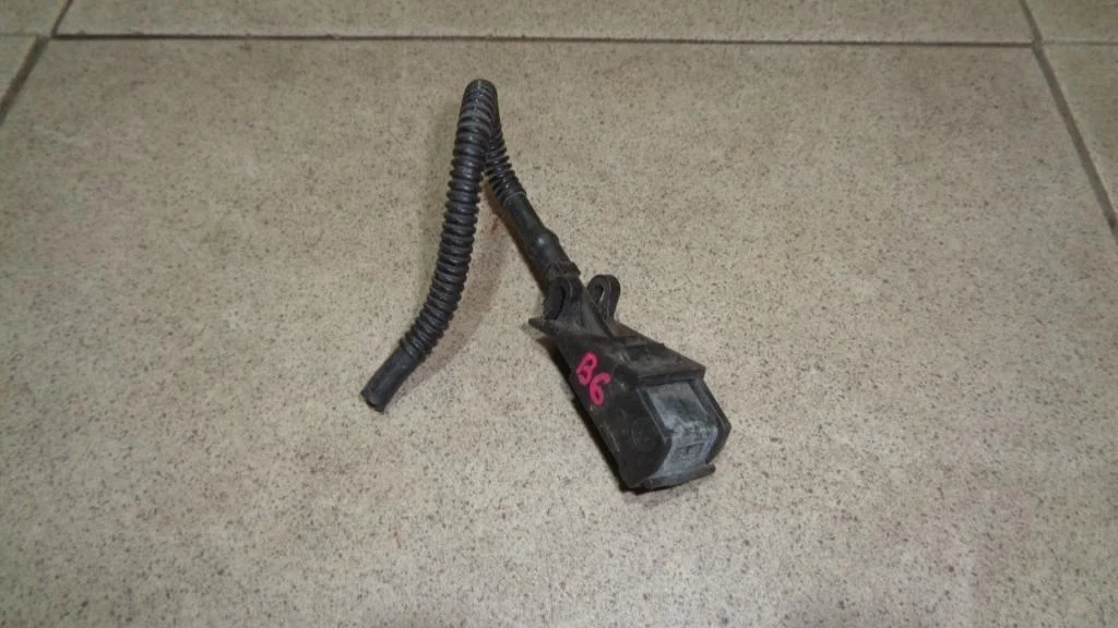 Форсунка омывателя лобового стекла Volkswagen Passat 2008 B6