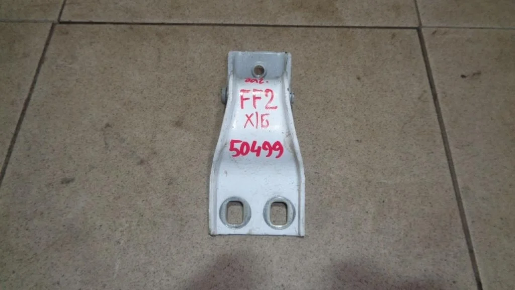 Петля двери багажника Ford Focus 2