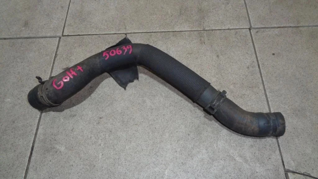 Шланг системы охлаждения Volkswagen Golf Plus 2011