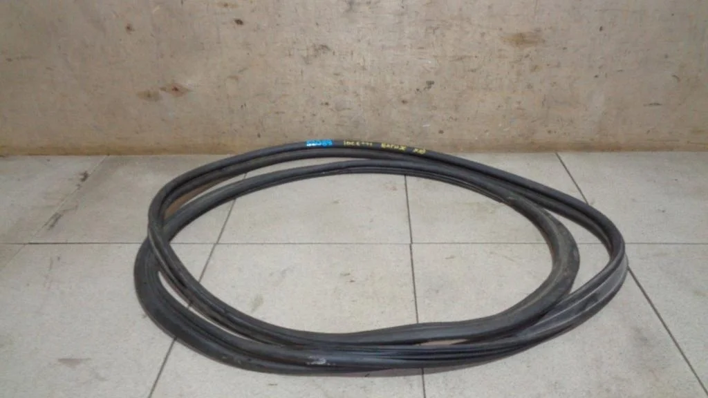 Уплотнитель багажника Chevrolet Lacetti J200