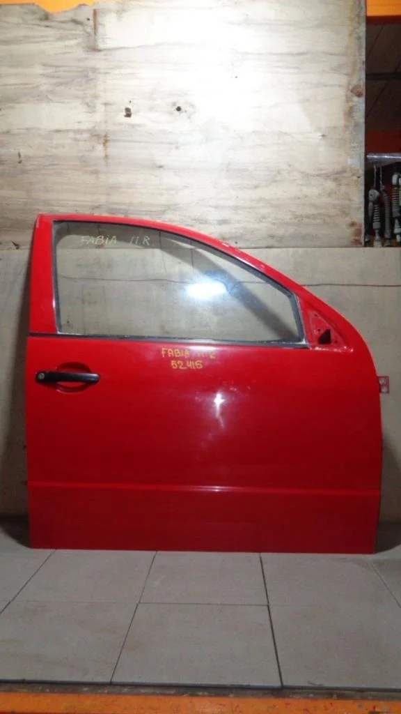 Дверь передняя правая Skoda Fabia 2005 (6Y)