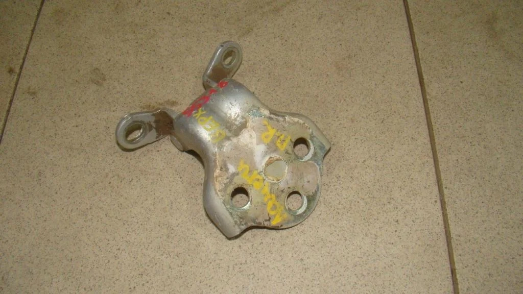 Петля двери передней Chevrolet Lacetti J200