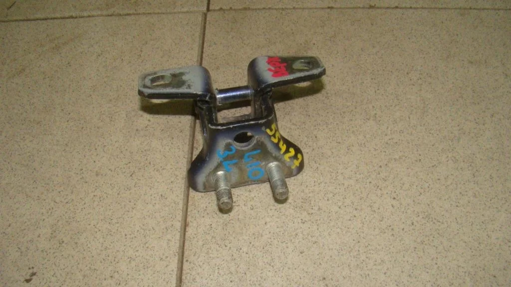 Петля двери задней левой верхняя Mitsubishi Lancer 10 CY