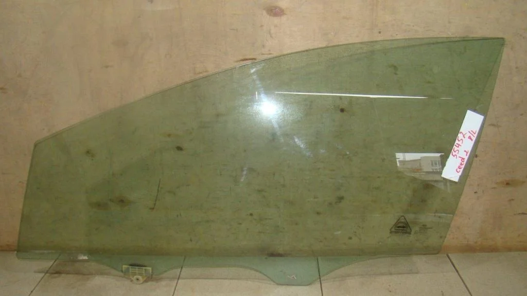 Стекло двери передней левой Kia Ceed 2 JD