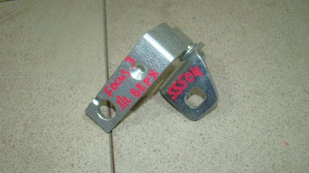 Петля двери Ford Focus 3