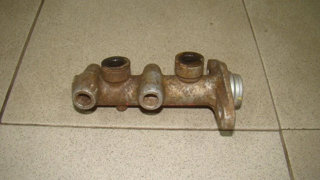 Цилиндр тормозной главный Hyundai Accent LC