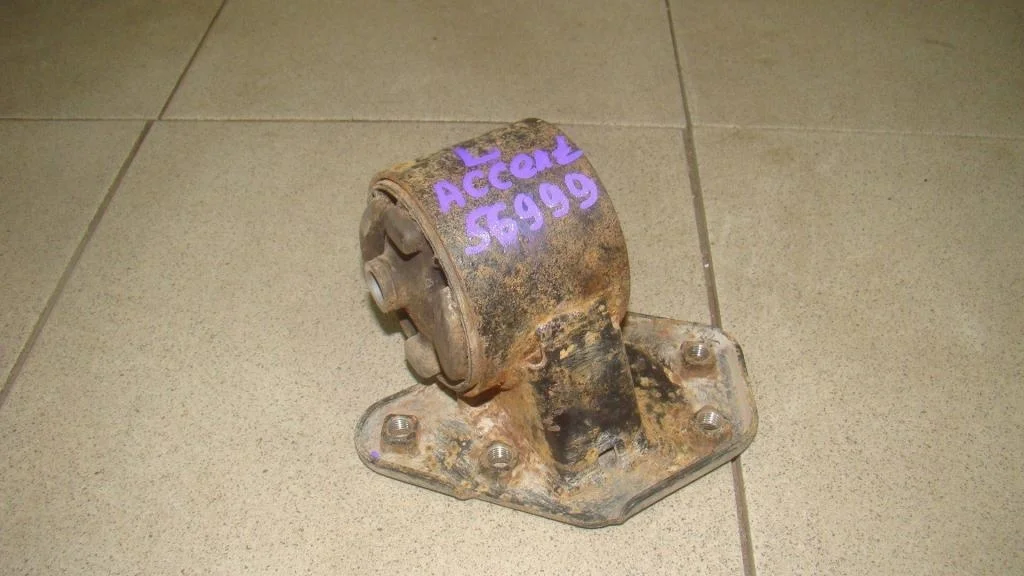 Опора двигателя левая Hyundai Accent LC