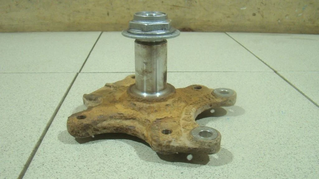 Цапфа Peugeot 408 2012 T7