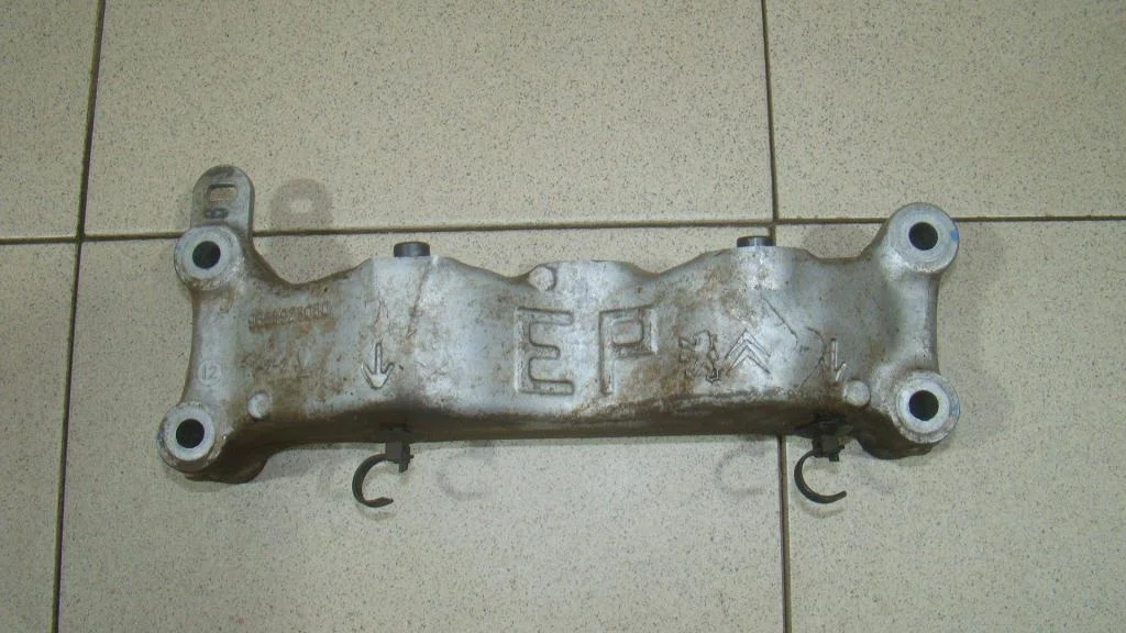 Кронштейн двигателя правый Peugeot 408 2012 T7