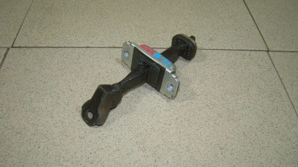 Ограничитель двери Chevrolet Lacetti J200