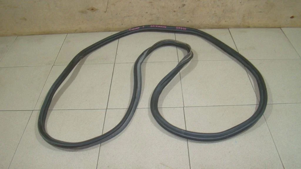 Уплотнитель багажника Volkswagen Tiguan 1 2012 NF