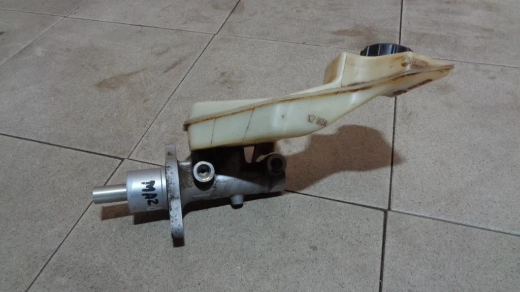 Цилиндр тормозной главный Mazda 3 BK