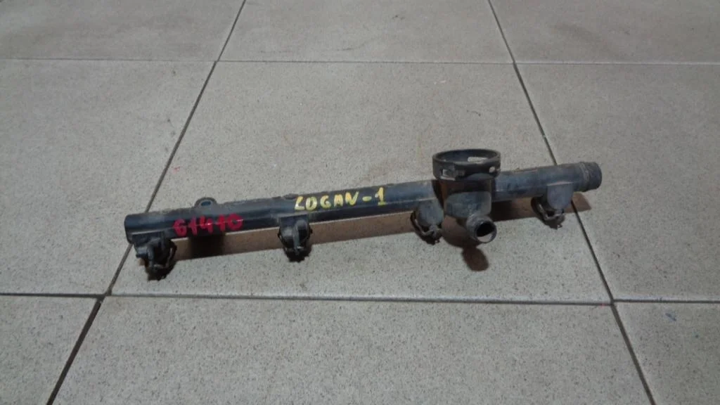 Рейка топливная Renault Logan 1 L90