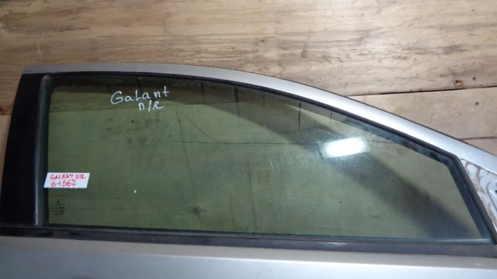 Стекло двери передней правой Mitsubishi Galant 2001 DJ, DM