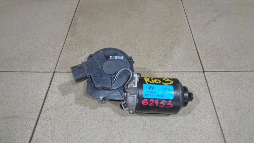 Моторчик стеклоочистителя передний Kia RIO 3 UB, QB