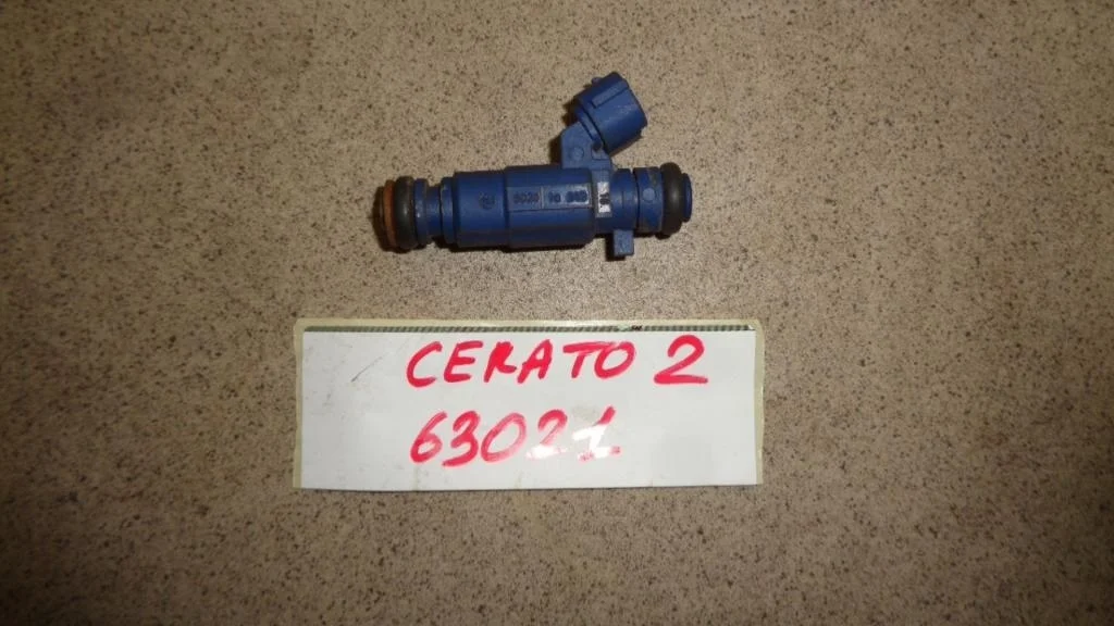 Форсунка топливная Kia Cerato 2 TD