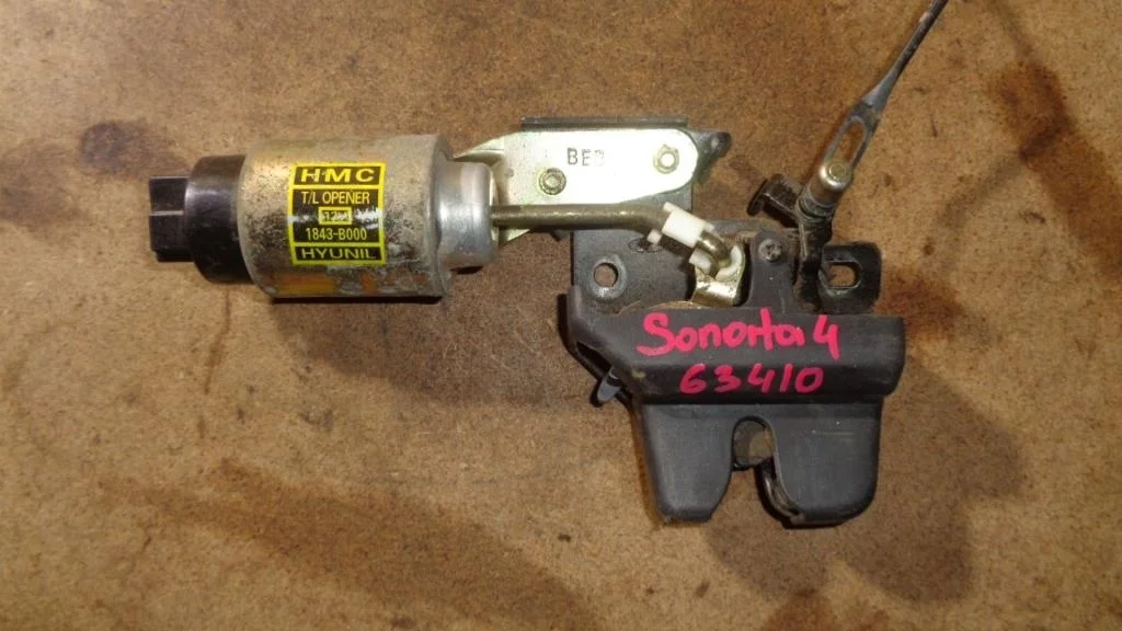 Замок багажника Hyundai Sonata EF