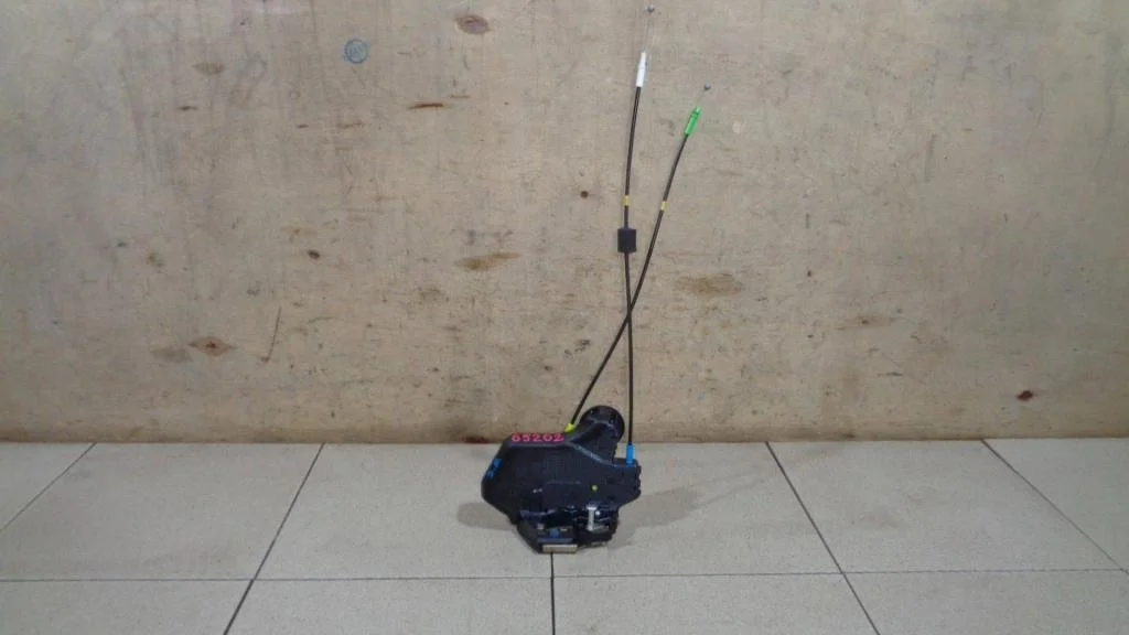 Замок двери задней правой Toyota Land Cruiser Prado J120