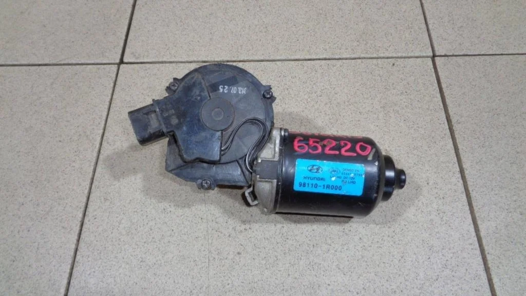 Моторчик стеклоочистителя передний Hyundai Solaris 1 RB