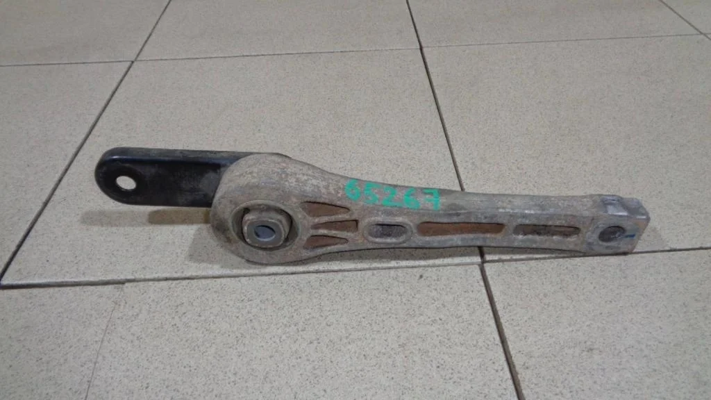 Опора двигателя задняя Volkswagen Tiguan 1 2012 NF