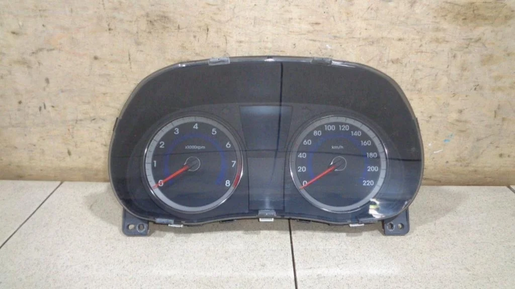 Панель приборов Hyundai Solaris 2011