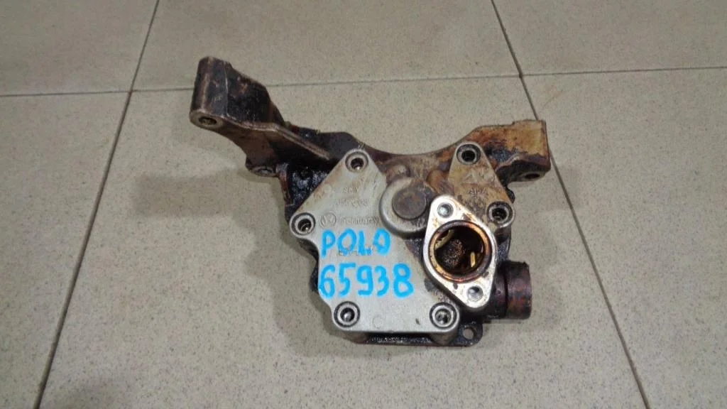 Насос масляный Volkswagen Polo Sedan