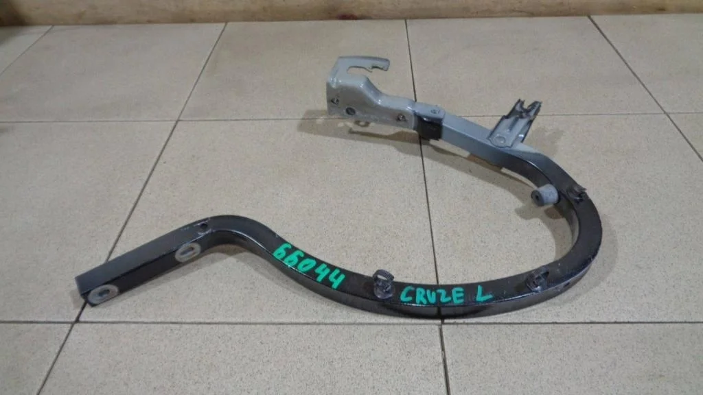 Петля крышки багажника Chevrolet Cruze (J300)