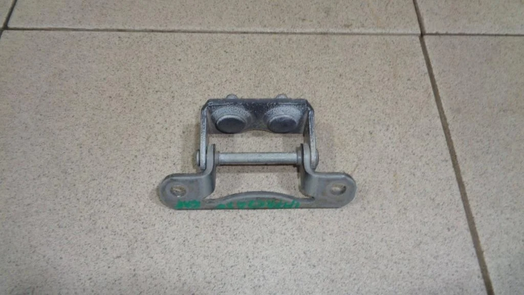 Петля двери багажника Subaru Impreza 2011 (G12/GE/GH)