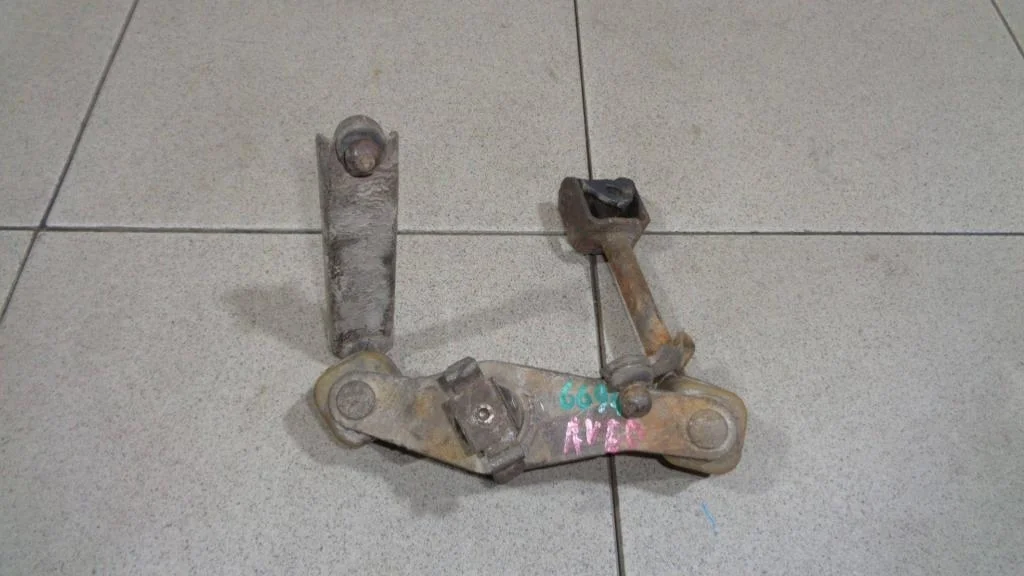 Механизм выбора передач Chevrolet Aveo T250, T255