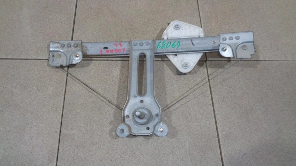 Стеклоподъемник механ. задний левый Renault Logan 1 L90