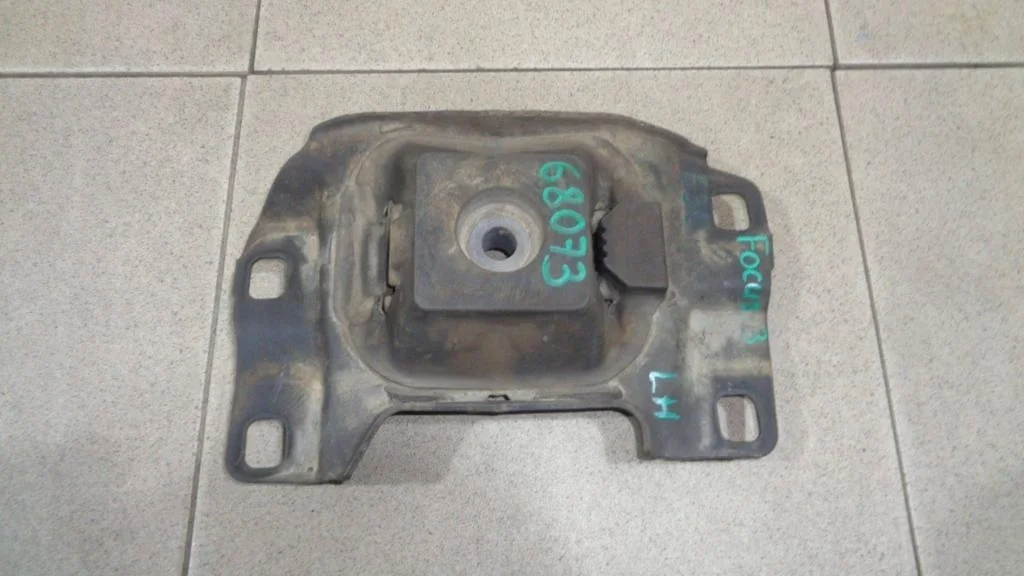 Опора кпп левая Ford Focus 3