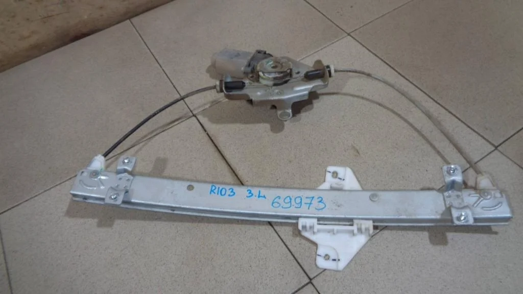 Стеклоподъемник электр. задний левый Kia RIO 3 (UB)