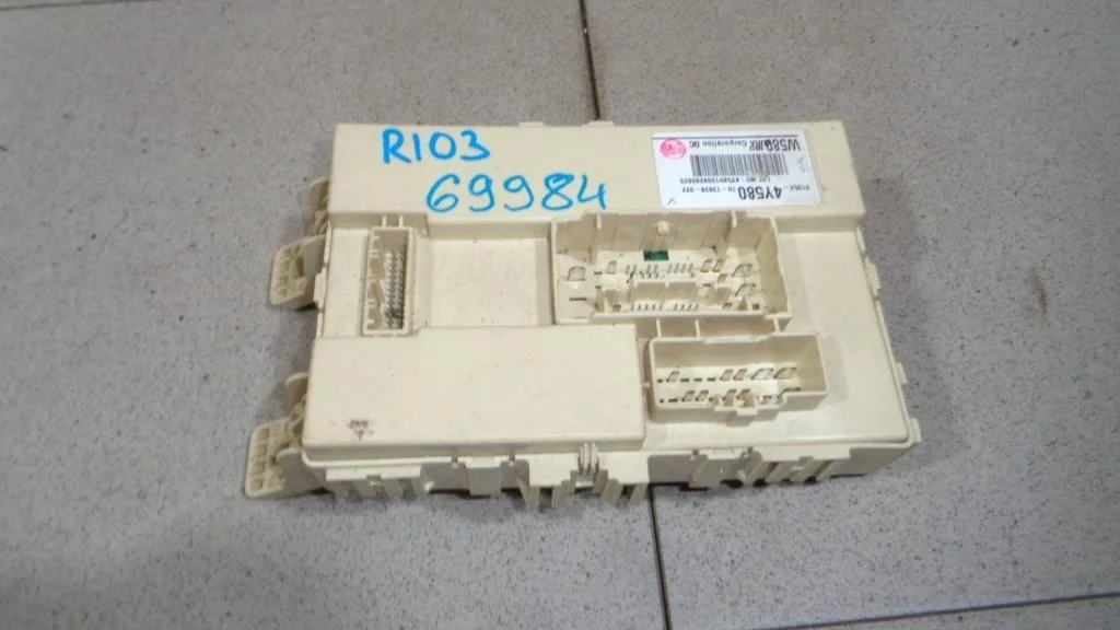 Блок предохранителей Kia RIO 3 (UB)