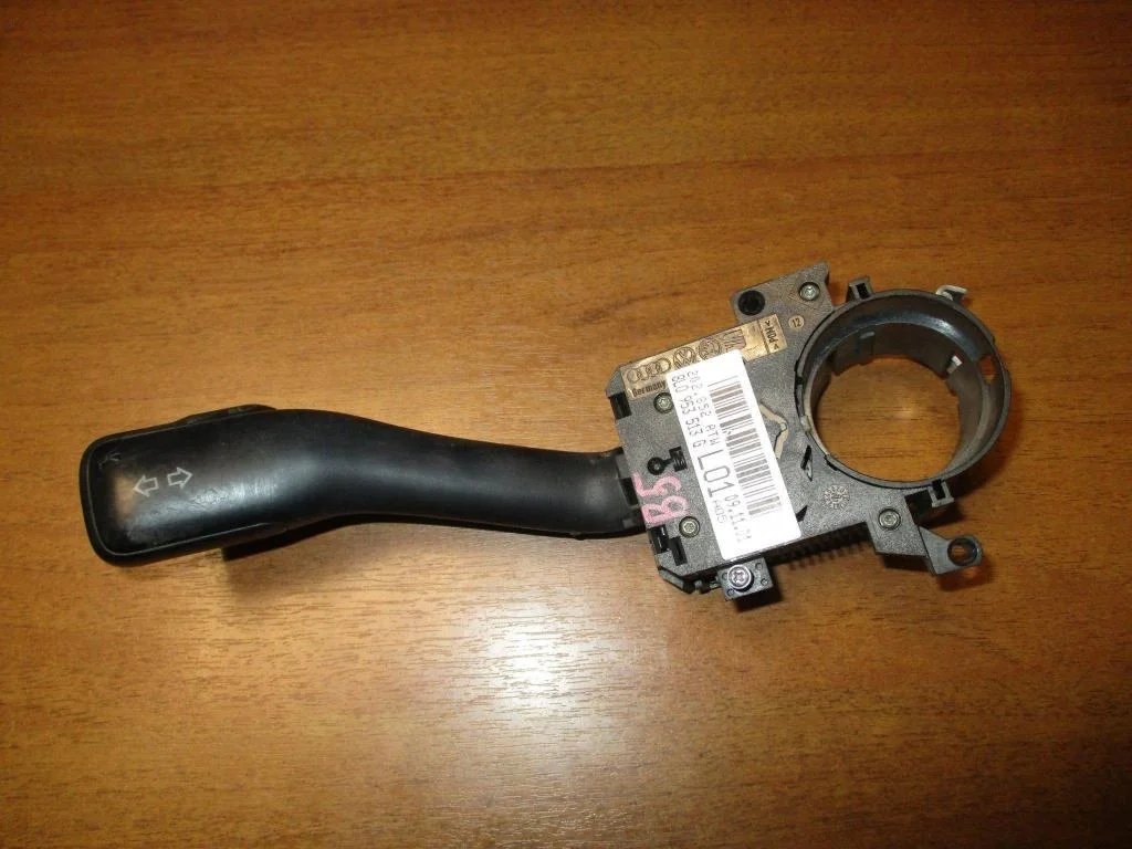 Переключатель поворотов подрулевой Volkswagen Passat B5