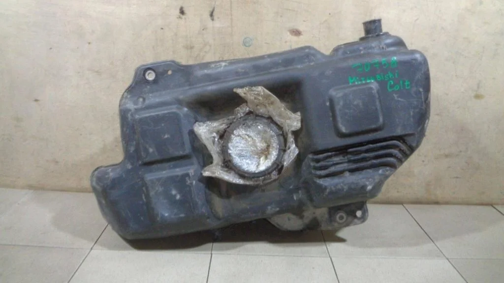 Бак топливный Mitsubishi Colt 2007 Z3