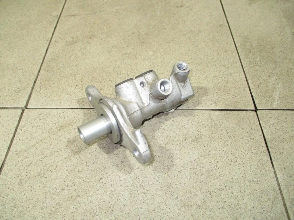 Цилиндр тормозной главный Renault Logan 2 L52