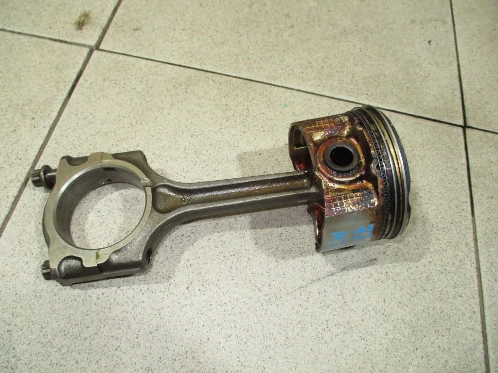 Поршень с шатуном Mazda 3 BL