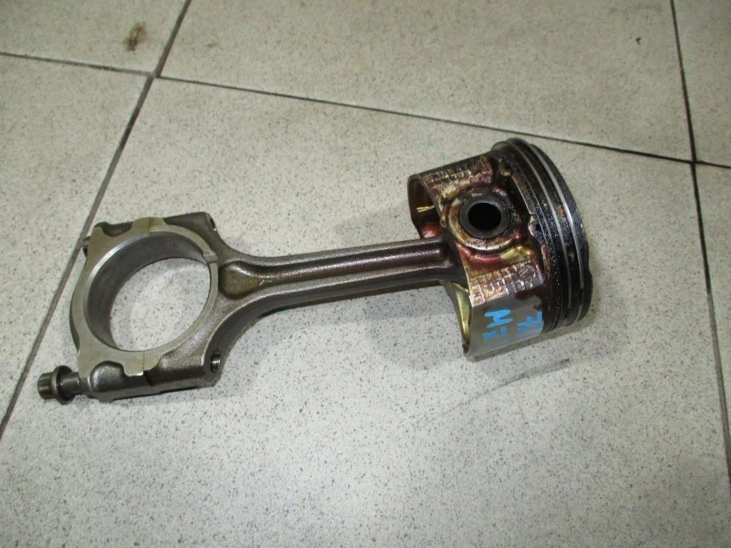 Поршень с шатуном Mazda 3 BL