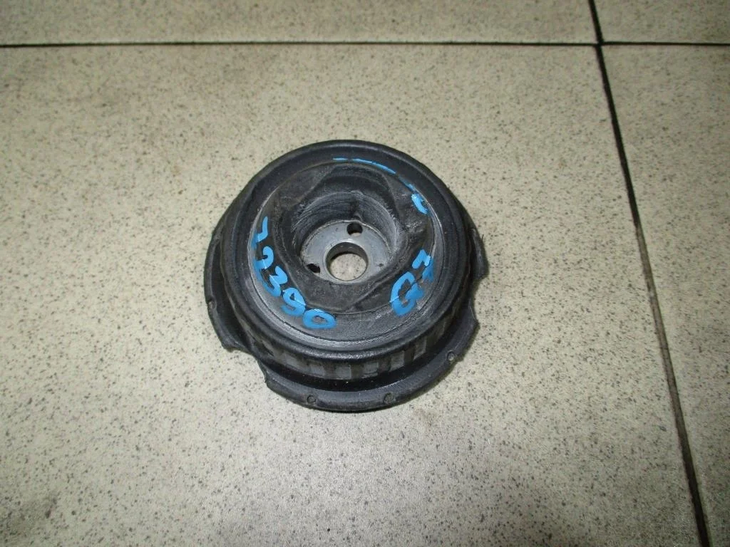 Опора переднего амортизатора Audi Q7 2008 (4L)