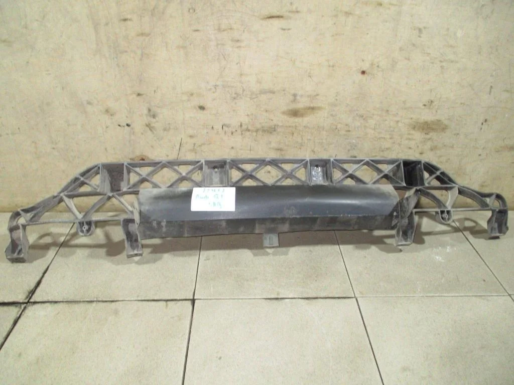 Кронштейн заднего бампера Audi Q7 2008 (4L)