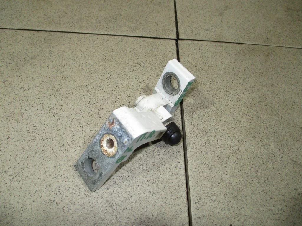 Петля двери передней правой верхняя Audi Q7 2008 (4L)
