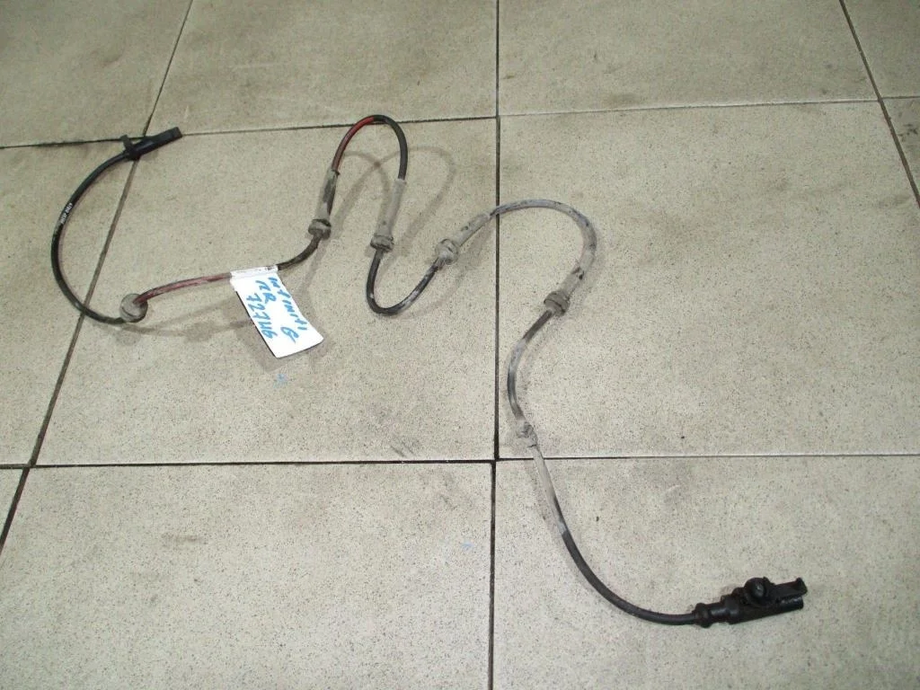 Датчик abs передний Infiniti G/Q50 2009 (V36)