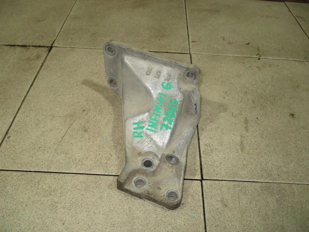 Кронштейн двигателя правый Infiniti G37 2009 V36