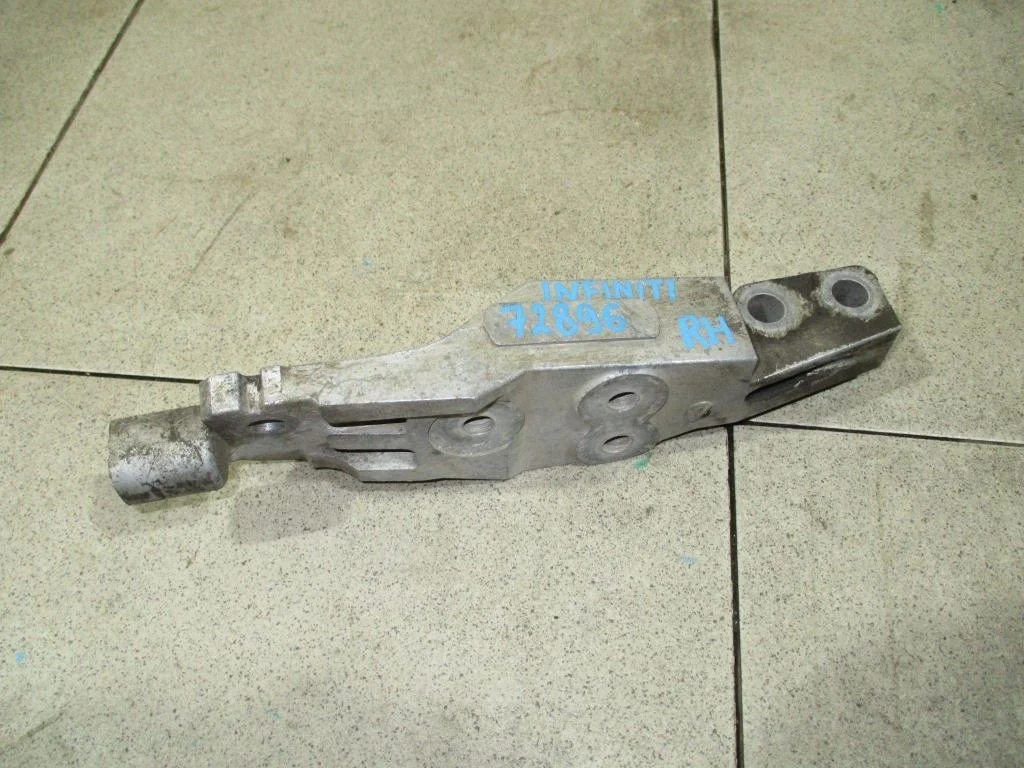 Кронштейн опоры двигателя Infiniti G37 2009 V36