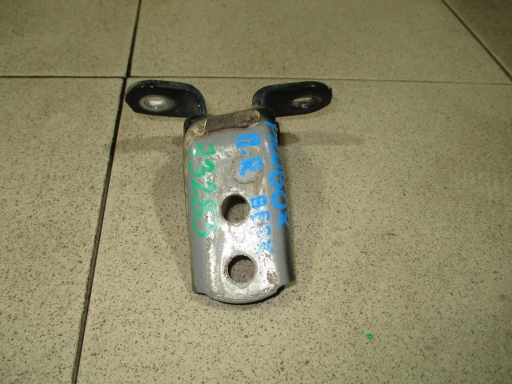 Петля двери передней правой верхняя Toyota Probox (XP160/XP50)