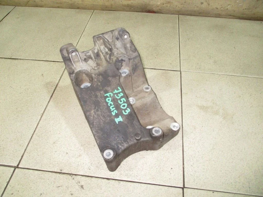 Кронштейн кондиционера Ford Focus 2007